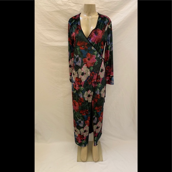 NWT Zara Size Medium Green Velvet Maxi Wrap Dress - Picture 3 of 10